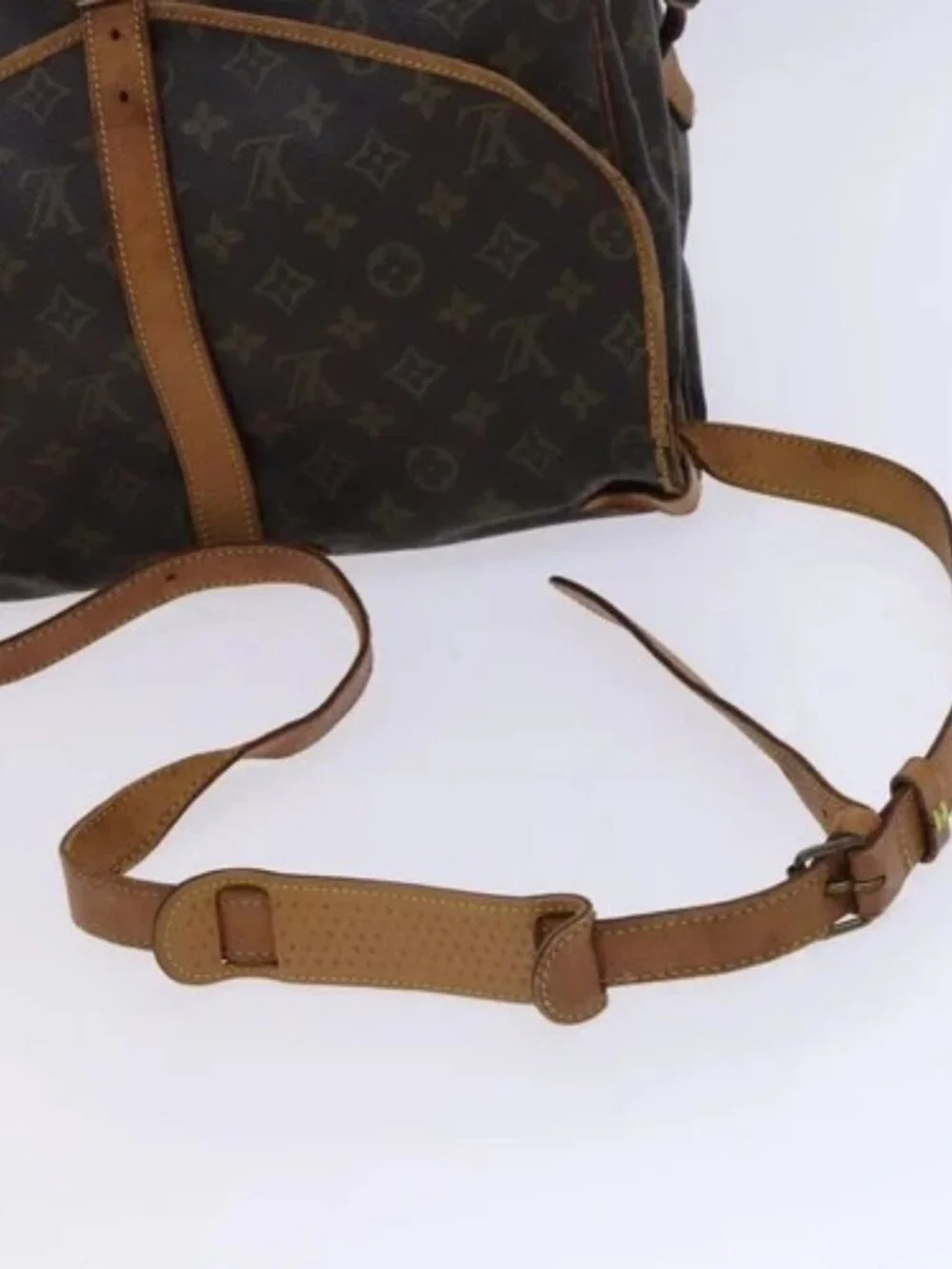 LOUIS VUITTON Monogram Saumur 35 Shoulder Bag M42254 LV Auth ep8253